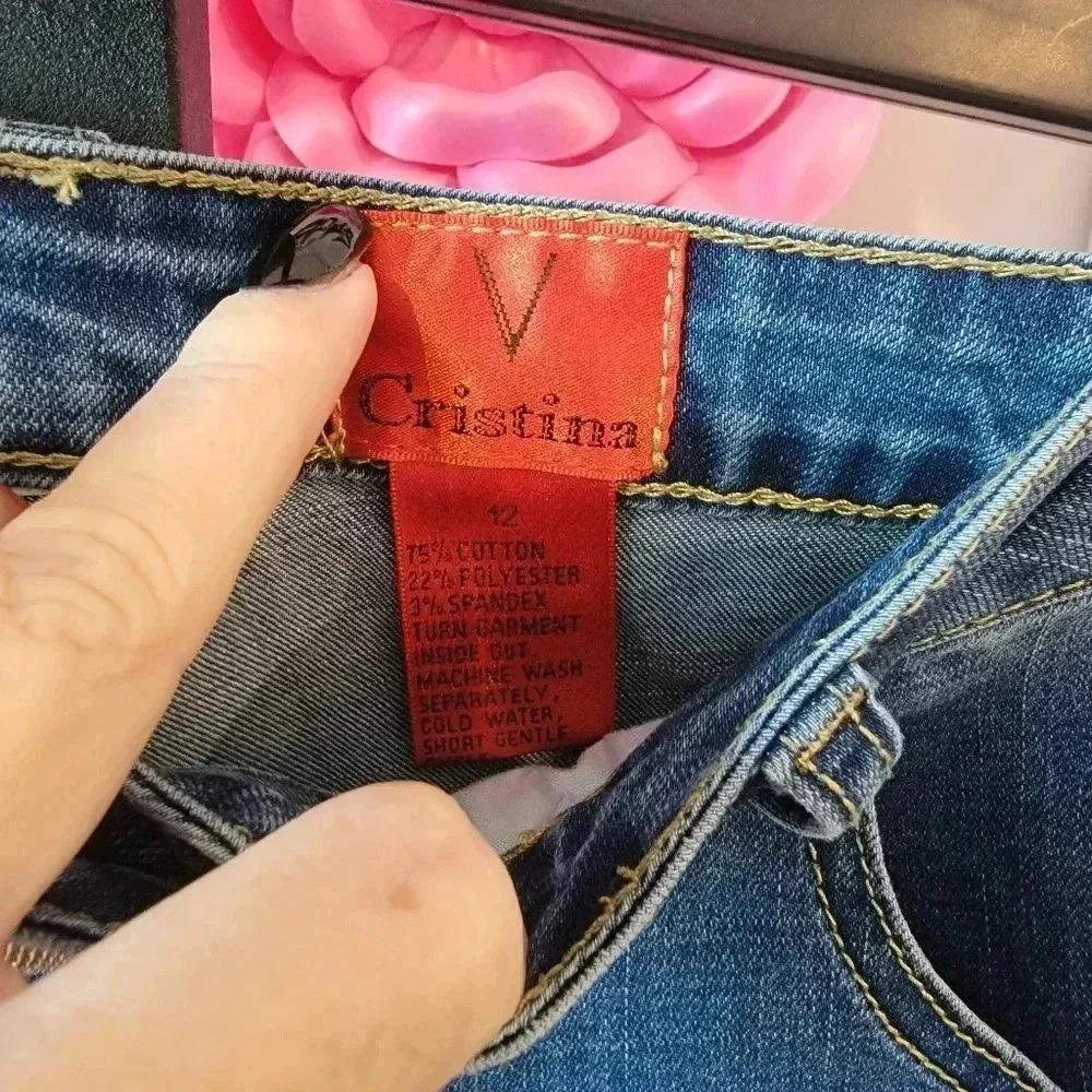V Cristina Cropped Ruffle Bottom Jean - Picture 2 of 3